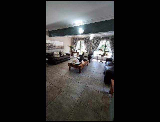 4 BEDROOM VILLA FOR SALE IN MEER EN SEE